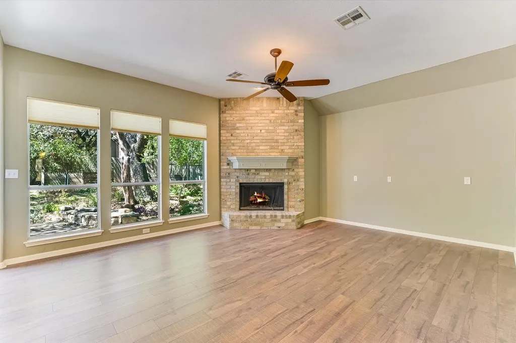 8024 Cobblestone Austin TX 78735