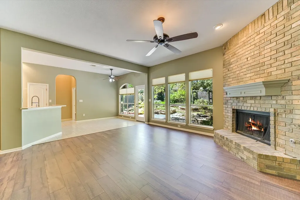 8024 Cobblestone Austin TX 78735