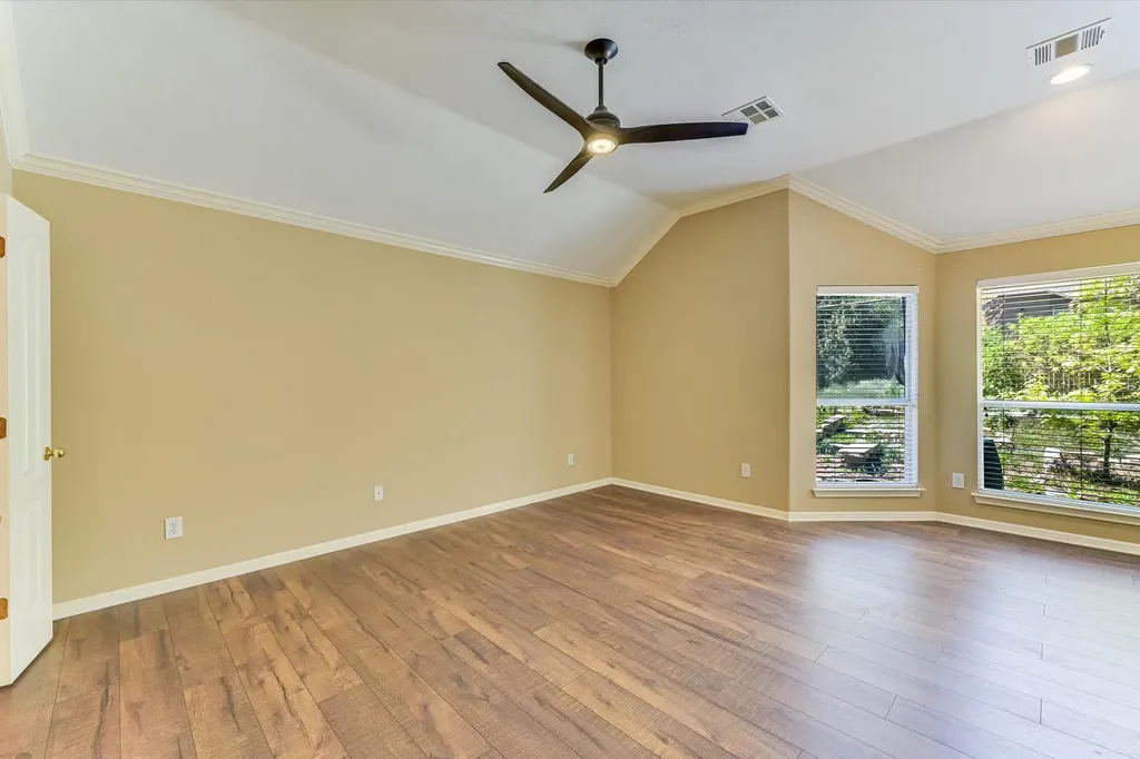 8024 Cobblestone Austin TX 78735