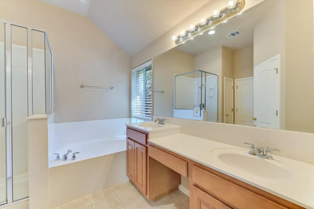 8024 Cobblestone Austin TX 78735