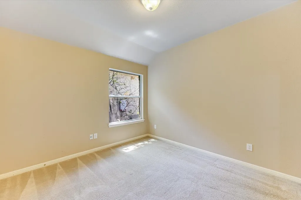 8024 Cobblestone Austin TX 78735