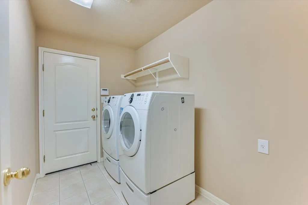 8024 Cobblestone Austin TX 78735