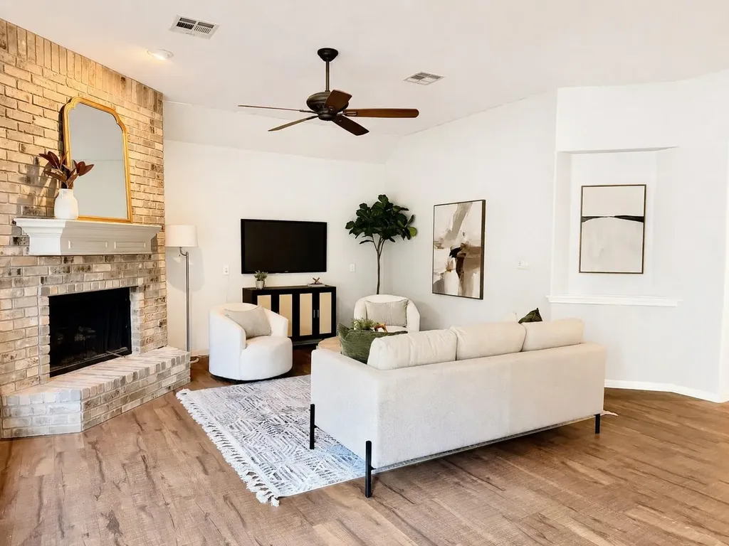 8024 Cobblestone Austin TX 78735