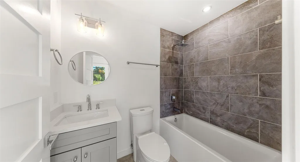 5912 Harold Court Austin TX 78721