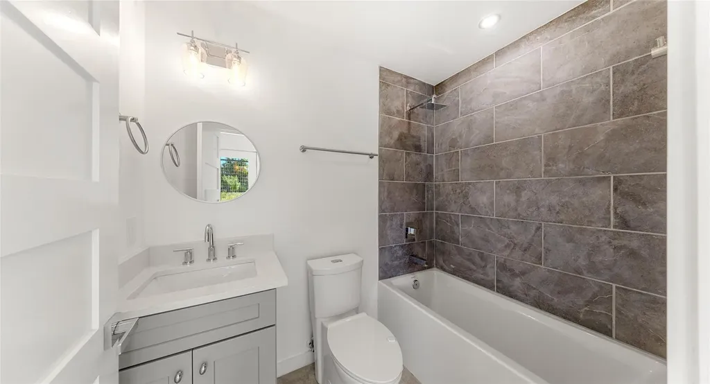 5912 Harold Court Austin TX 78721