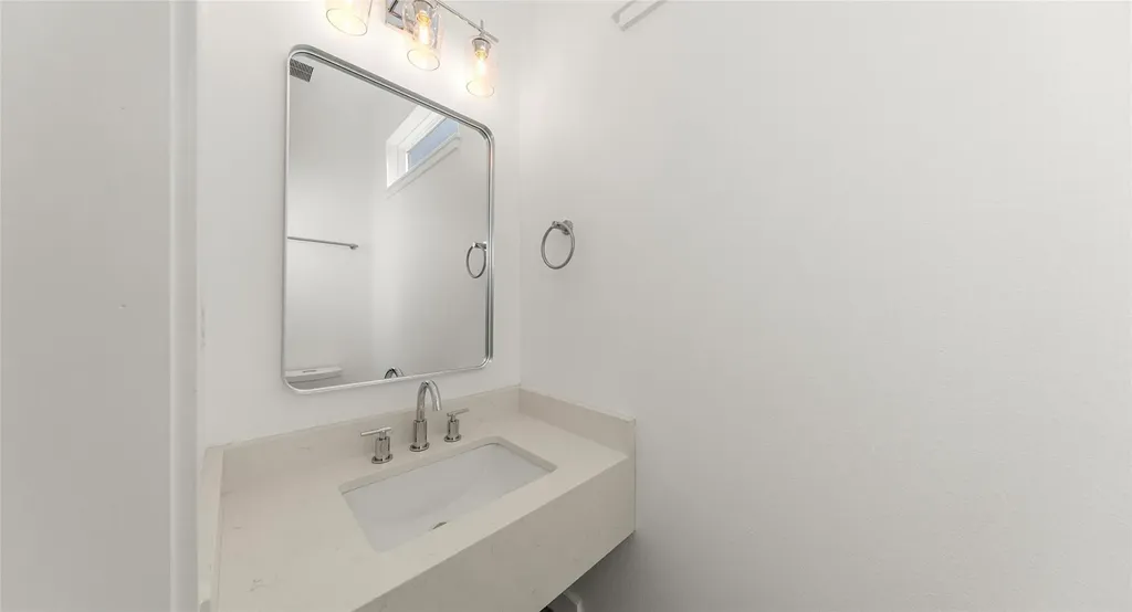 5912 Harold Court Austin TX 78721