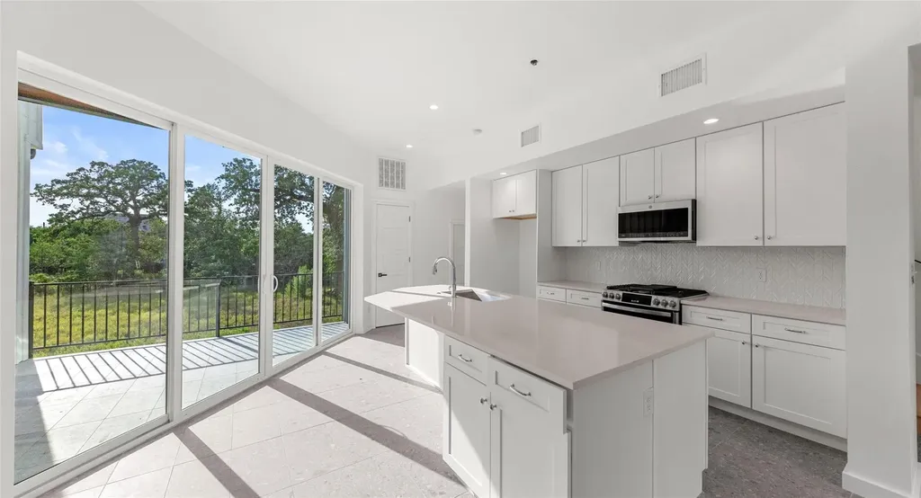 5912 Harold Court Austin TX 78721