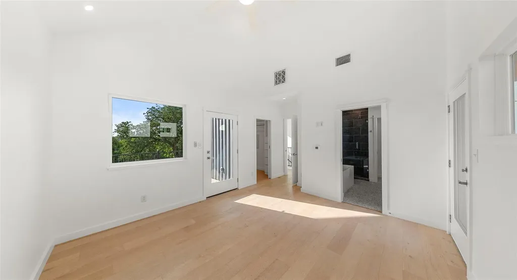 5912 Harold Court Austin TX 78721