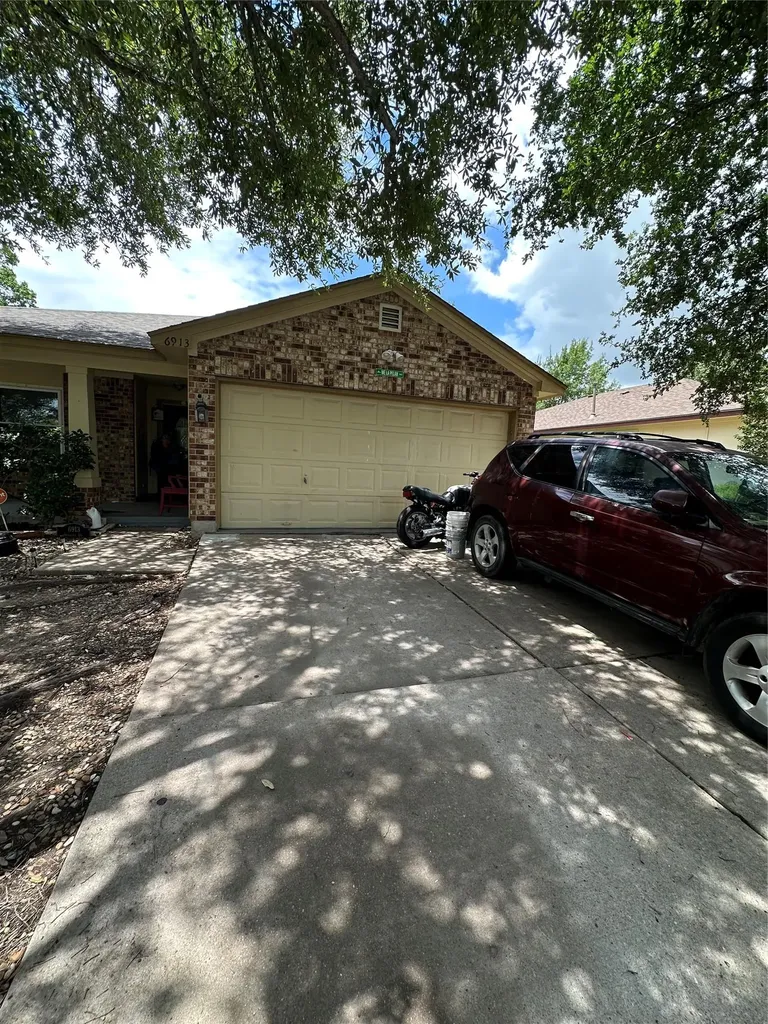 6913 Sabrina Drive Austin TX 78747