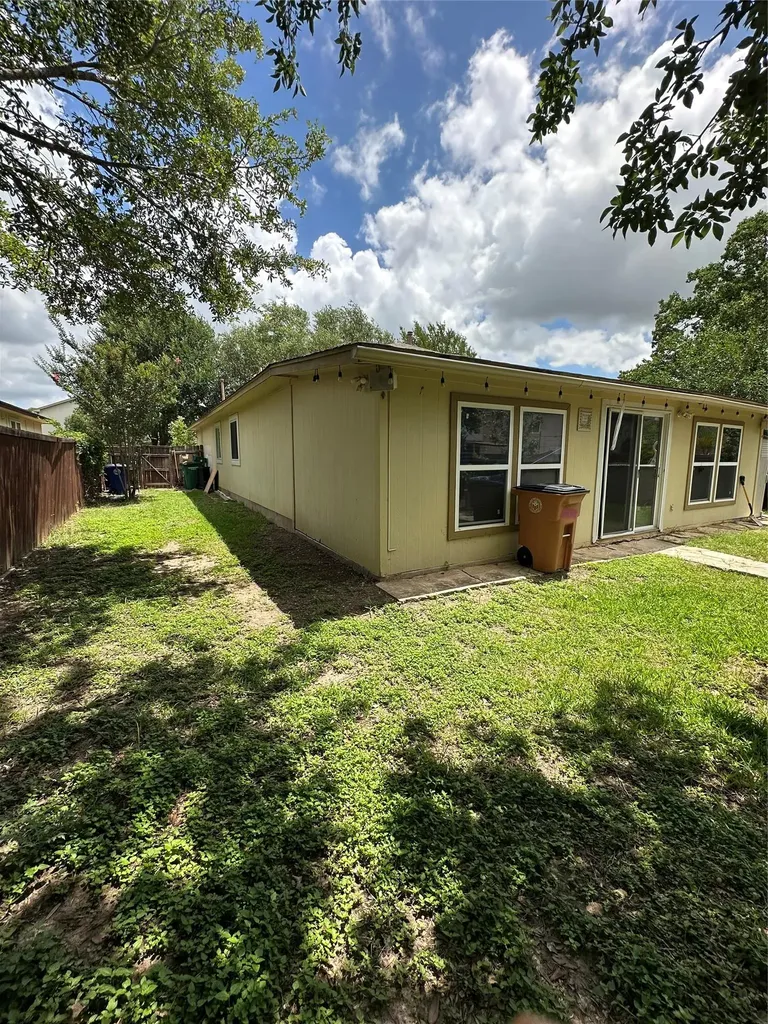 6913 Sabrina Drive Austin TX 78747