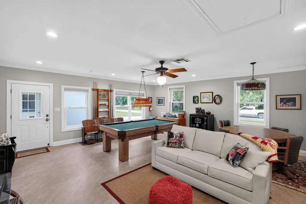 1622 Twin Island Drive Lockhart TX 78644
