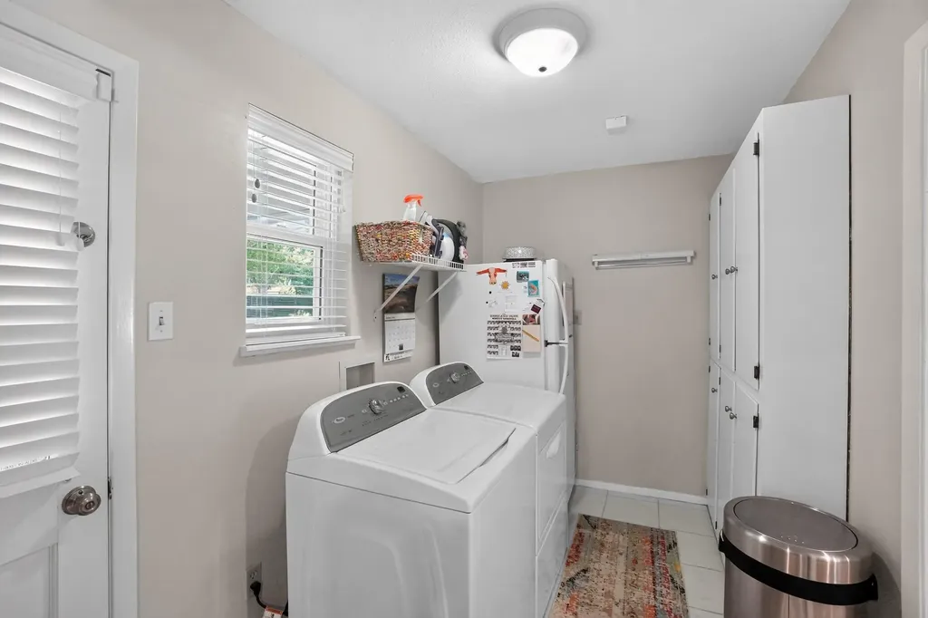 1622 Twin Island Drive Lockhart TX 78644