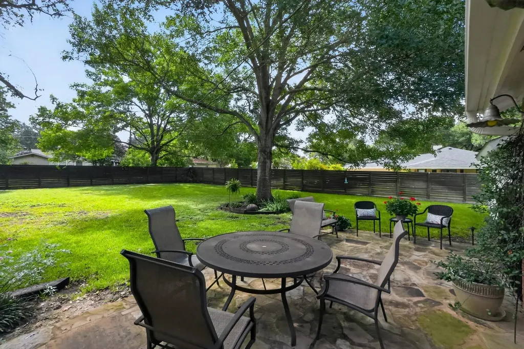1622 Twin Island Drive Lockhart TX 78644