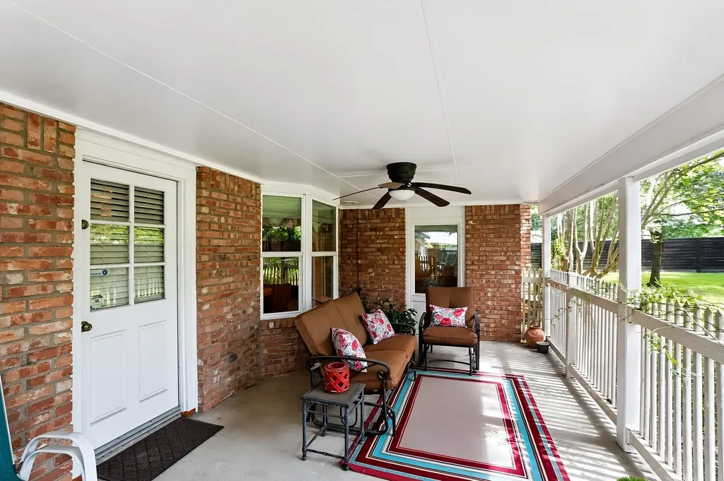 1622 Twin Island Drive Lockhart TX 78644
