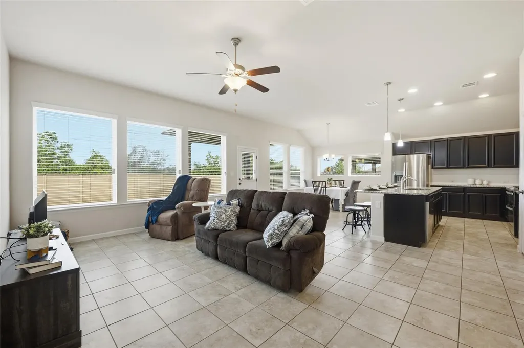 276 Gunnison Way Kyle TX 78640