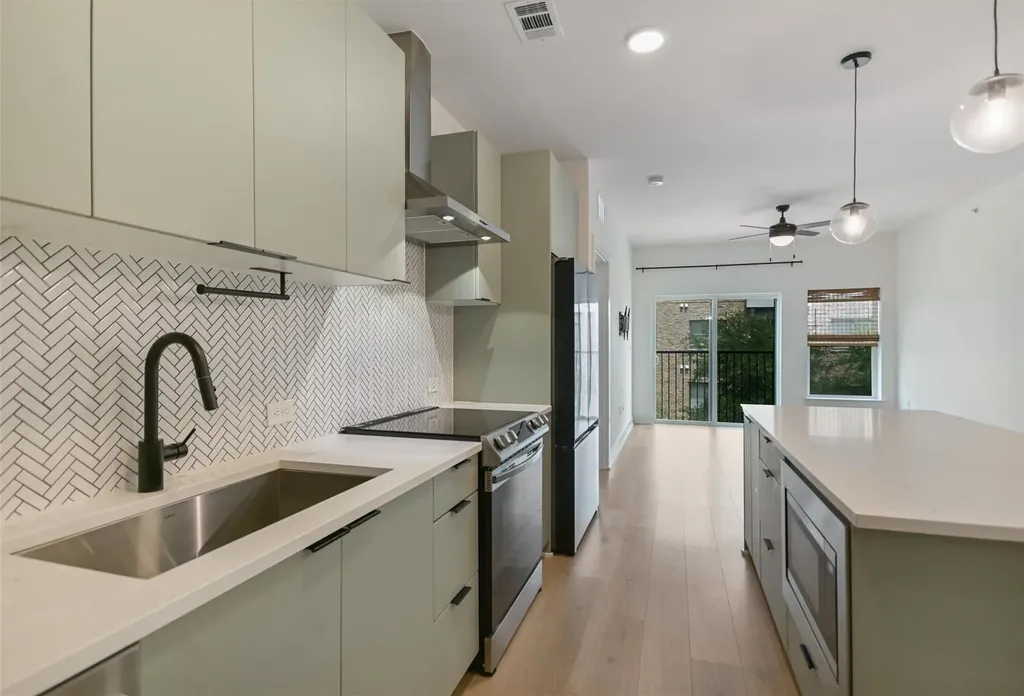 2500 Longview Street Austin TX 78705