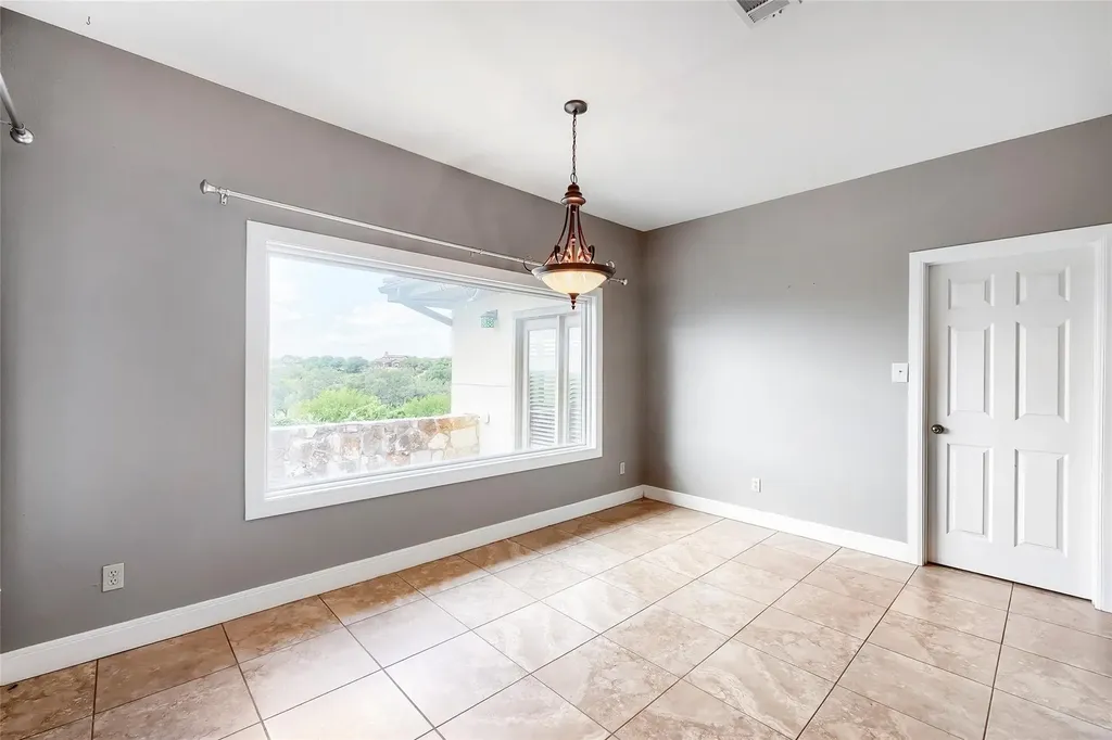 1607 Clubhouse Hill Drive Spicewood TX 78669