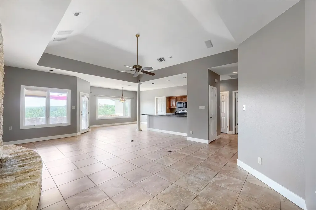 1607 Clubhouse Hill Drive Spicewood TX 78669