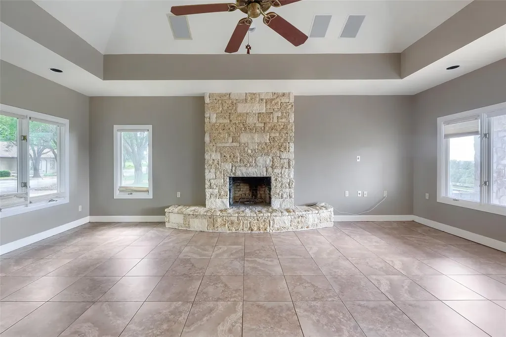 1607 Clubhouse Hill Drive Spicewood TX 78669
