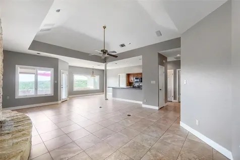 1607 Clubhouse Hill Drive Spicewood TX 78669