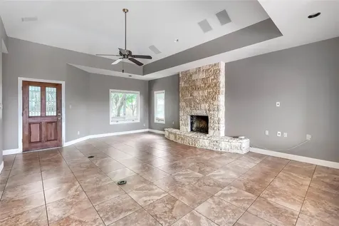 1607 Clubhouse Hill Drive Spicewood TX 78669