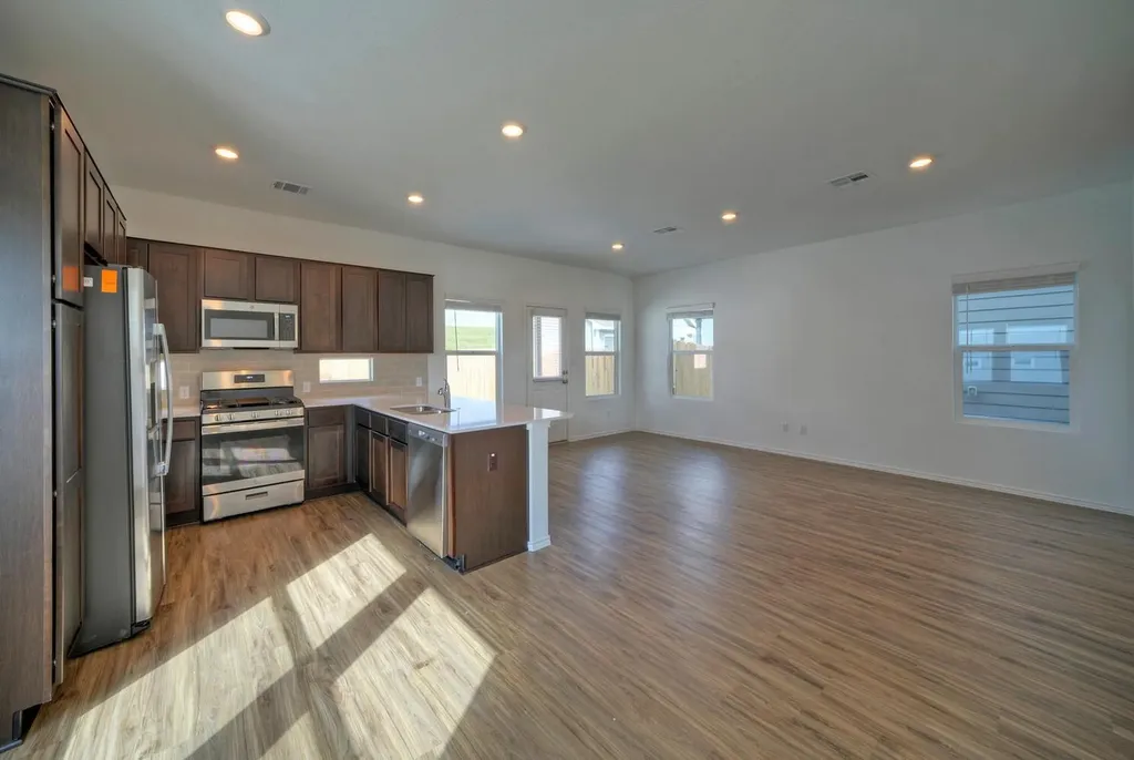 1317 Linwood Street Leander TX 78641