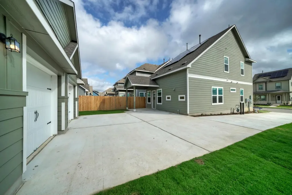 1317 Linwood Street Leander TX 78641