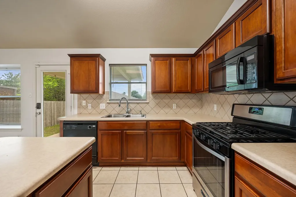 3232 Clinton Place Round Rock TX 78665