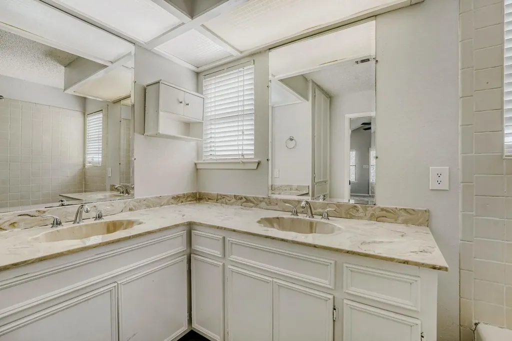 3902 Hillside Drive Round Rock TX 78681