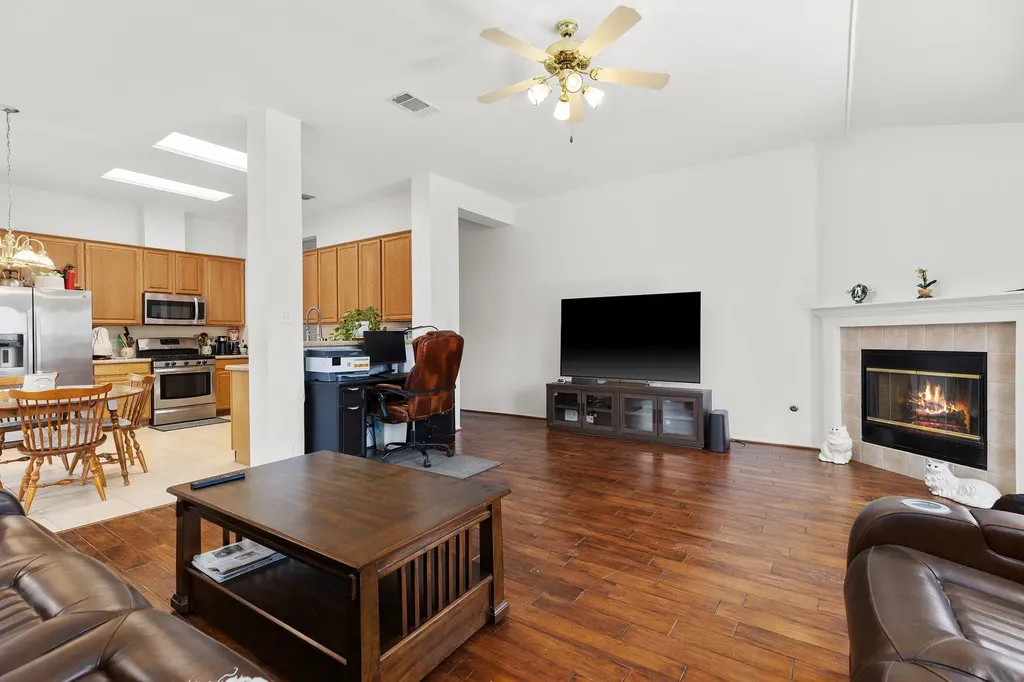 3624 Flora Vista Loop Round Rock TX 78681