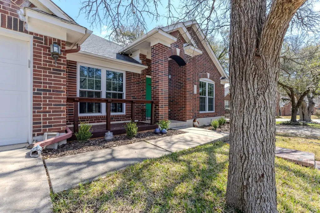3624 Flora Vista Loop Round Rock TX 78681