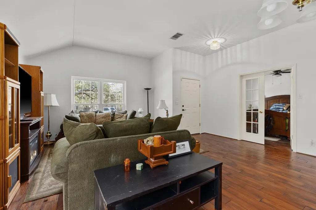 3624 Flora Vista Loop Round Rock TX 78681