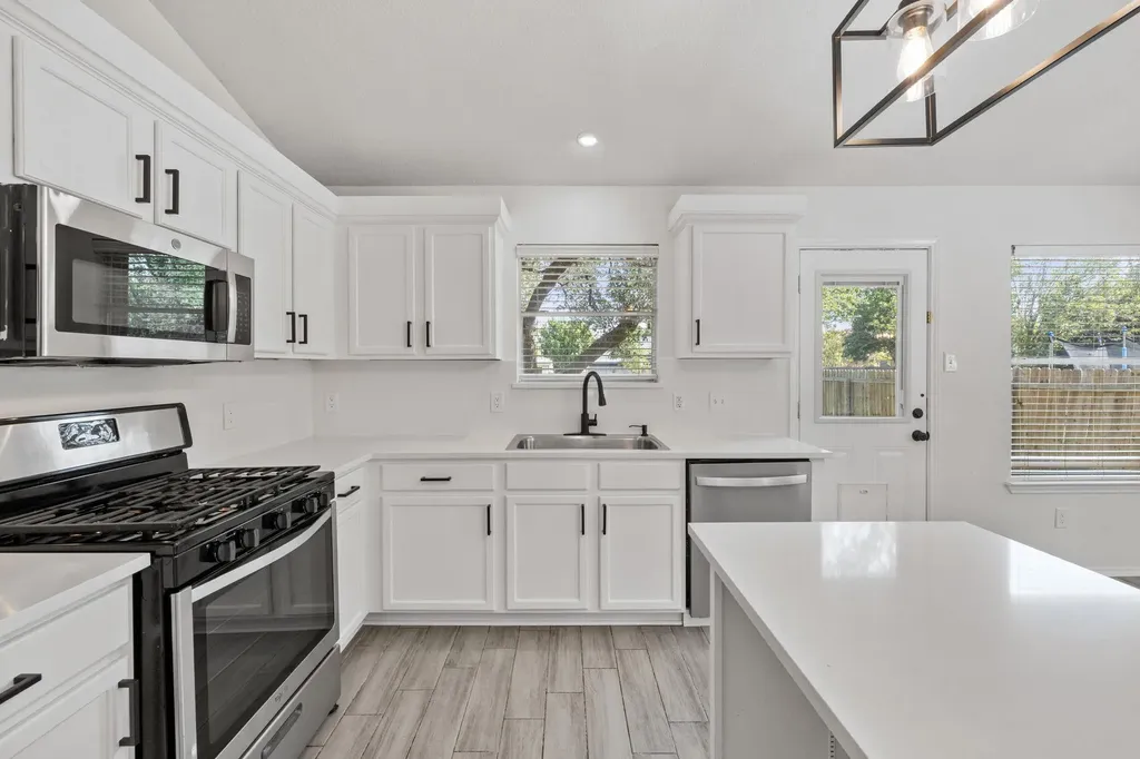 4009 Mayfield Cave Trail Round Rock TX 78681