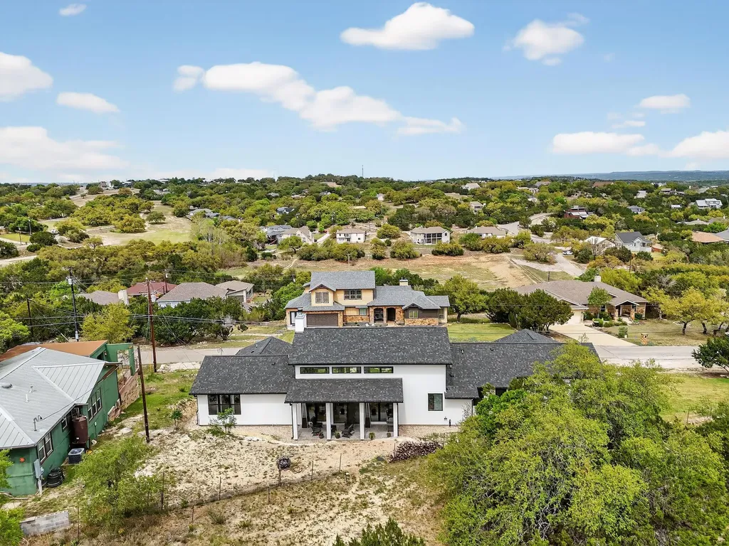 913 Larkhall Drive Spicewood TX 78669