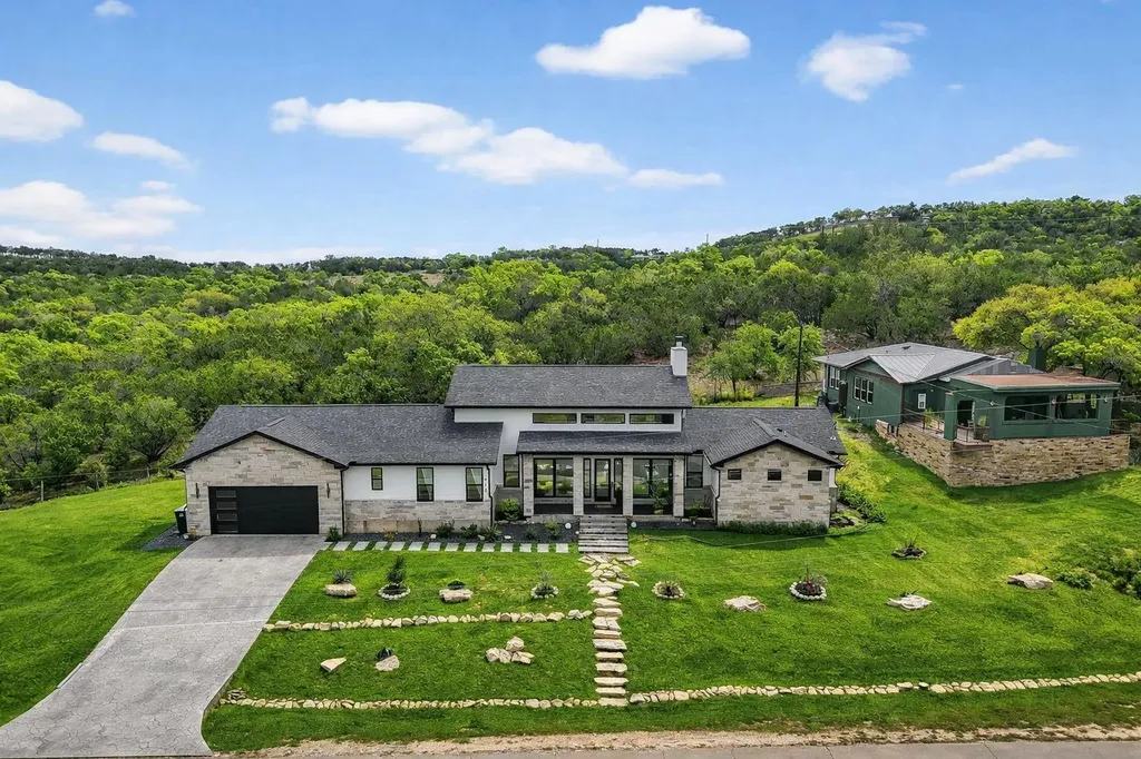 913 Larkhall Drive Spicewood TX 78669