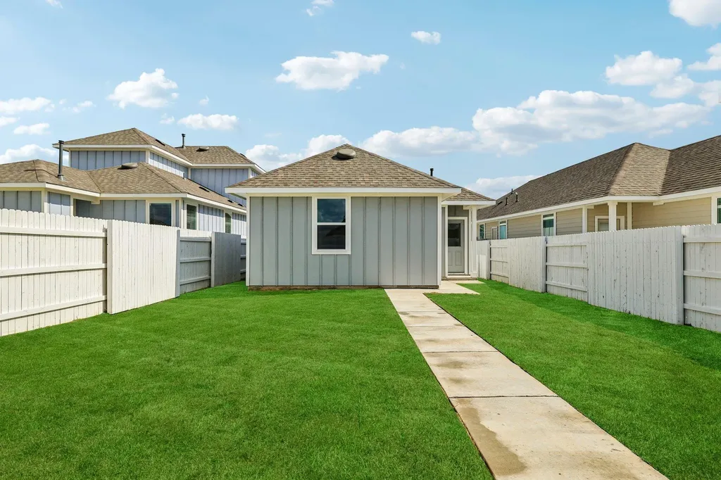 215 Cider Creek Drive Elgin TX 78621