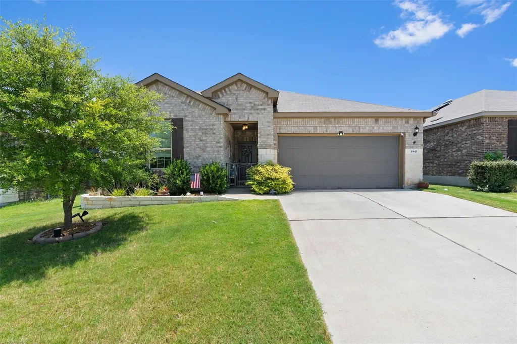 1941 T H Johnson Drive Taylor TX 76574