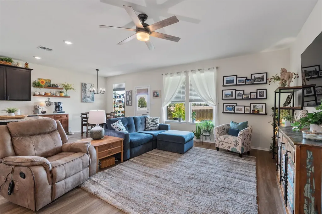1941 T H Johnson Drive Taylor TX 76574