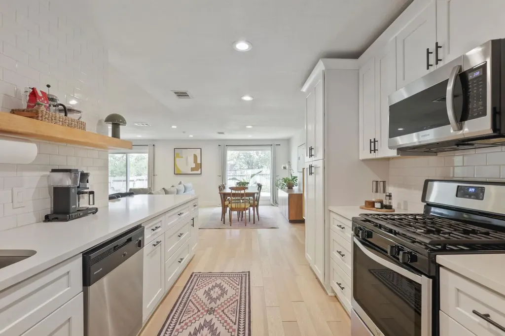 10109 Woodstock Drive Austin TX 78753