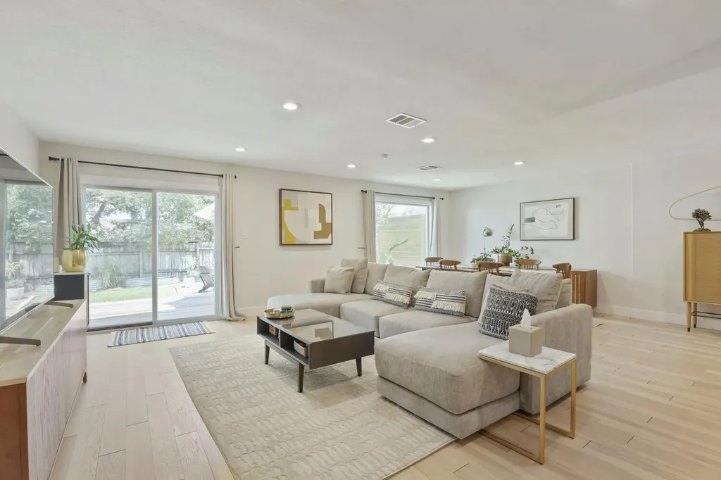 10109 Woodstock Drive Austin TX 78753
