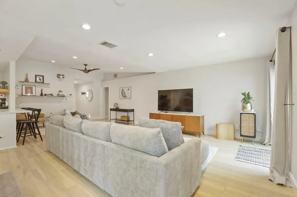 10109 Woodstock Drive Austin TX 78753