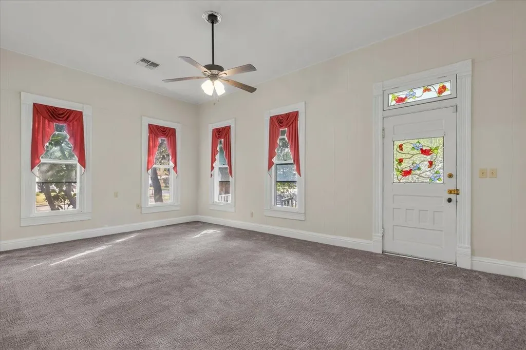 207 Hudgins Street Smithville TX 78957