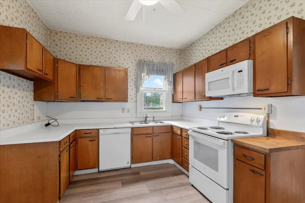207 Hudgins Street Smithville TX 78957