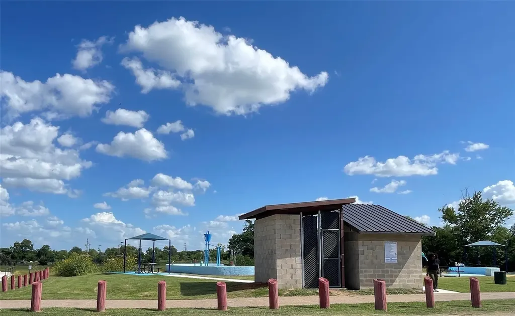 521 Britni Loop Kyle TX 78640