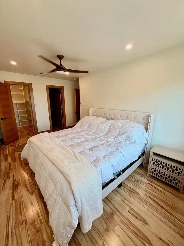 5801 Thunderbird Street Lago Vista TX 78645