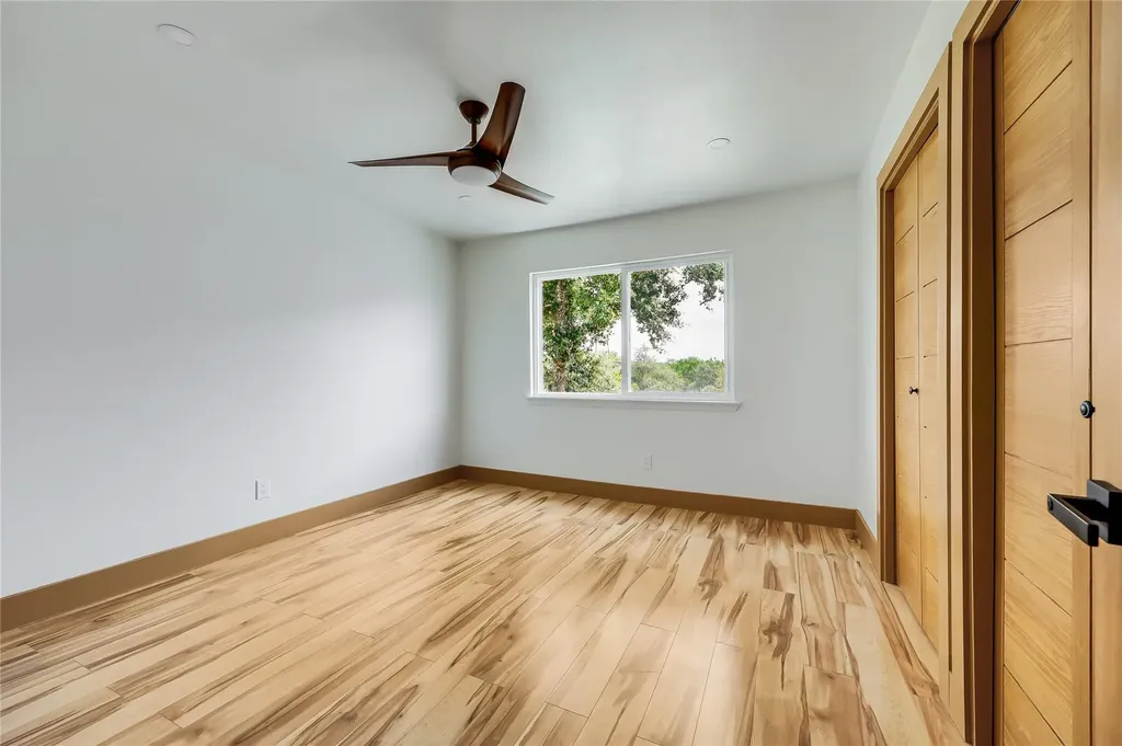 5801 Thunderbird Street Lago Vista TX 78645