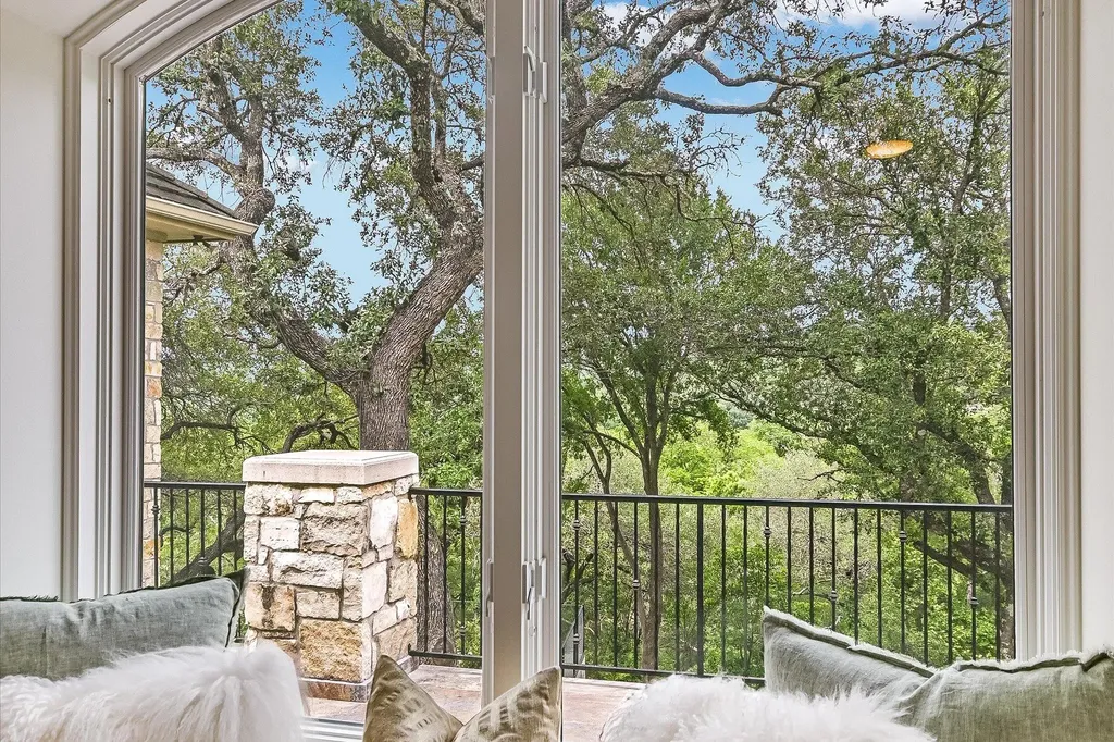 4646 Rockcliff Road Austin TX 78746
