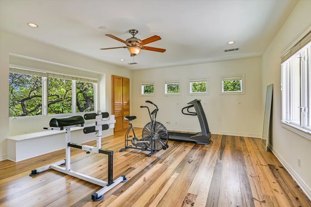 4646 Rockcliff Road Austin TX 78746