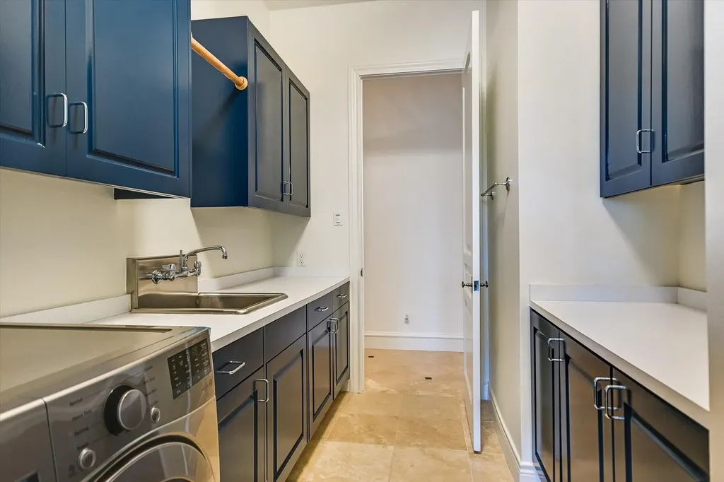 4646 Rockcliff Road Austin TX 78746