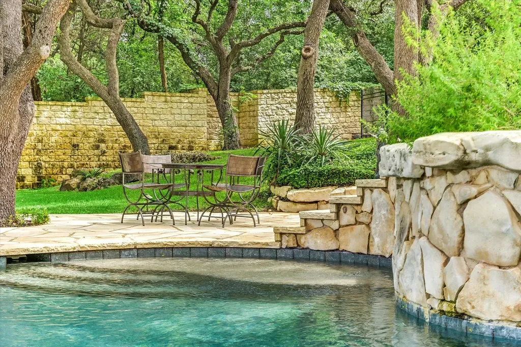 4646 Rockcliff Road Austin TX 78746